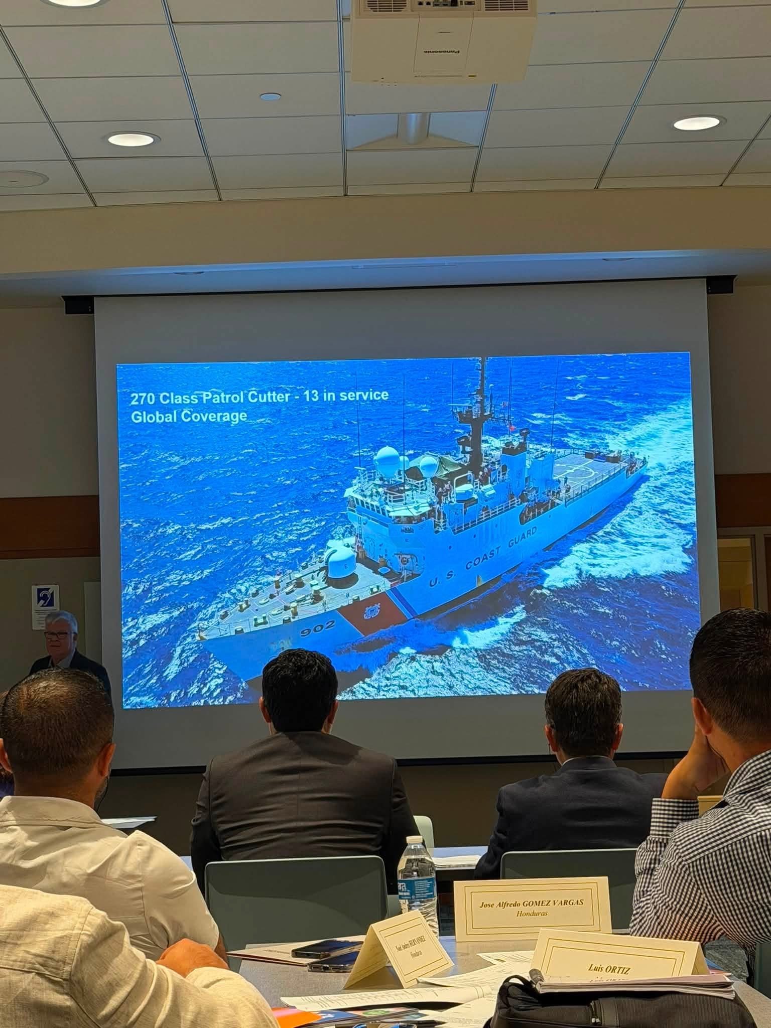 Caleb Navarro durante jornada con la U.S. Coast Guard en Cleveland, Ohio, como parte del International Visitor Leadership Program IVLP 2026.