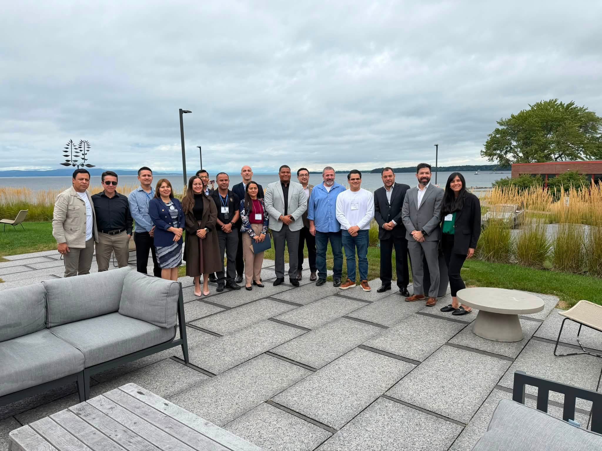 Caleb Navarro participa en reuniones con el Vermont Intelligence Center y Homeland Security Investigations durante el IVLP 2026 en Estados Unidos.